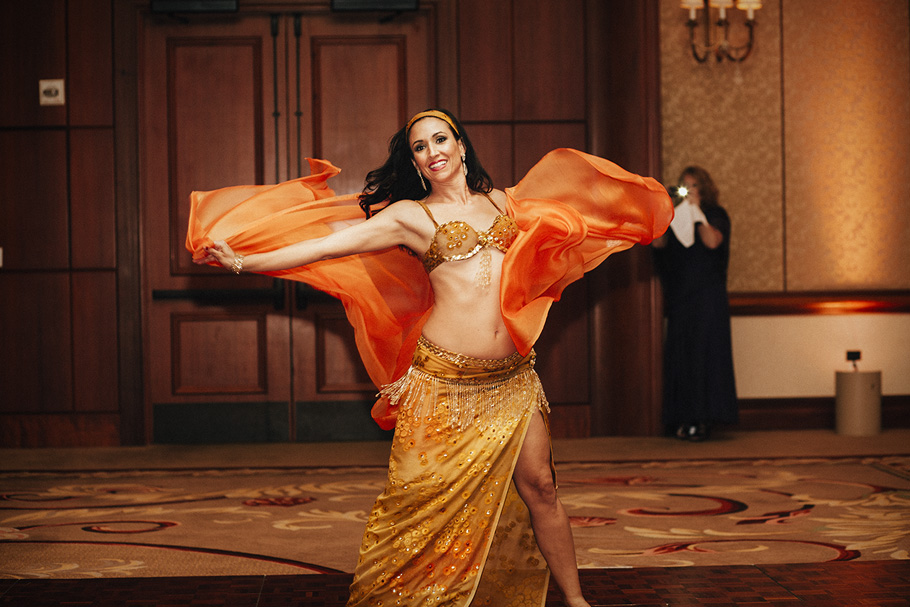 Турецкий танец живота. Египетские танцы живота уроки. Танец живота перед мужем.