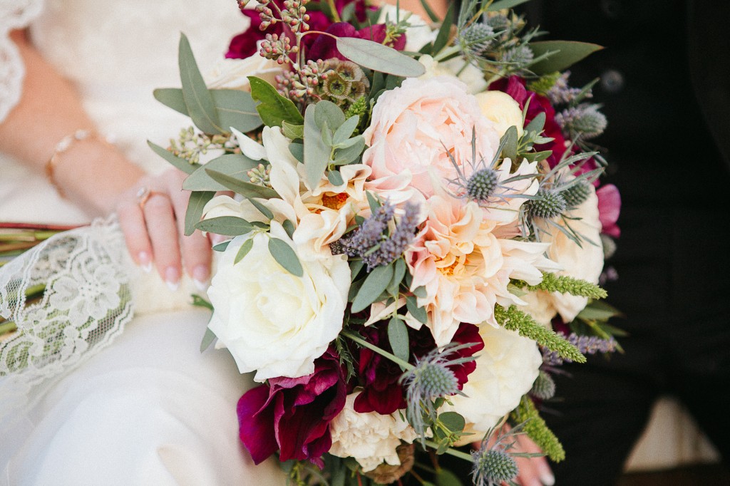 Wedding flowers with blue Burgundy